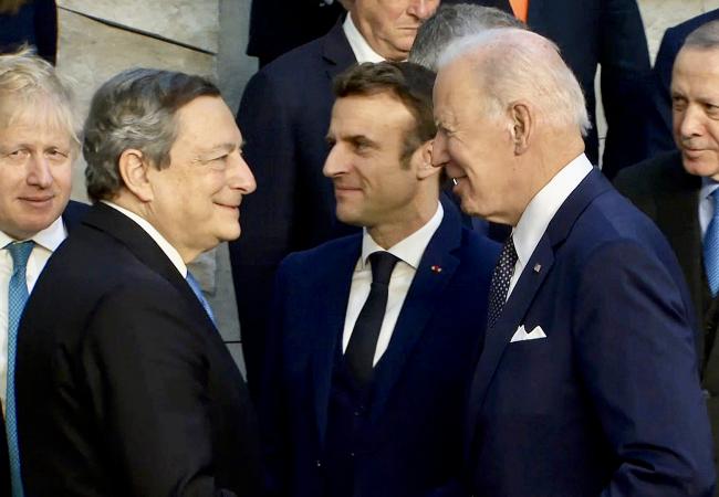 Il Presidente Draghi, il Presidente Biden, il Primo Ministro Johnson e il Presidente Macron al Vertice straordinario della NATO