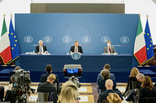 Manovra, conferenza stampa del Presidente Draghi con i Ministri Franco e Orlando