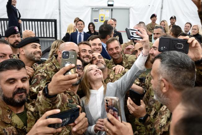 President Meloni and Minister Crosetto meet with Italian military contingent personnel at Camp Ādaži