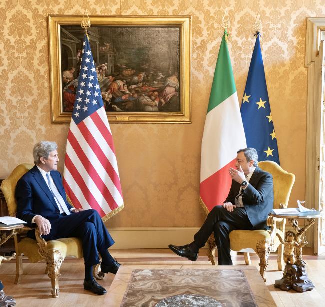 Draghi incontra l’Inviato Speciale del Presidente USA per il Clima, John Kerry