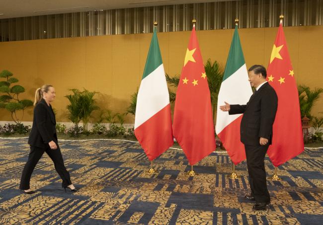 Il Presidente Meloni con il Presidente della Repubblica Popolare Cinese Xi Jinping
