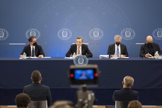 Consiglio dei Ministri n. 68, il Presidente Draghi con i Ministri Franco e Cingolani e il Sottosegretario Garofoli in conferenza stampa