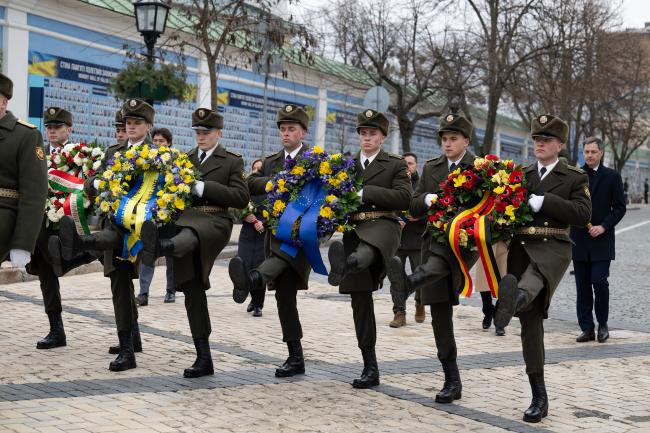 Wreath-laying ceremony at the Memory Wall of Fallen Defenders