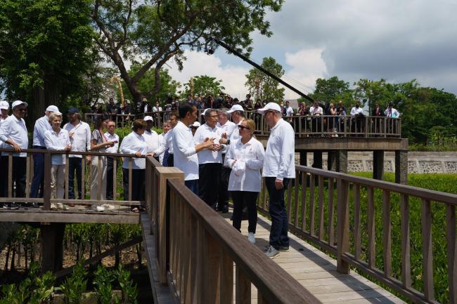 I Leader del G20 in visita alla Foresta nazionale di Taman Hutan Raya Ngurah Rai