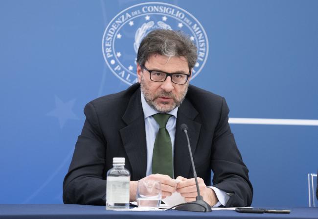 Il Ministro dello Sviluppo Economico, Giancarlo Giorgetti, in conferenza stampa