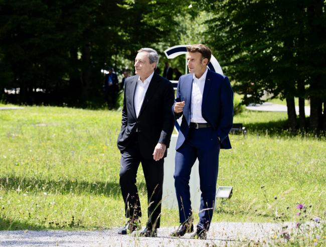 Il Presidente Draghi con il Presidente Macron a Elmau per il Vertice G7