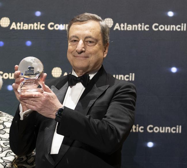  Il Presidente Draghi riceve il Distinguished Leadership Award 2022