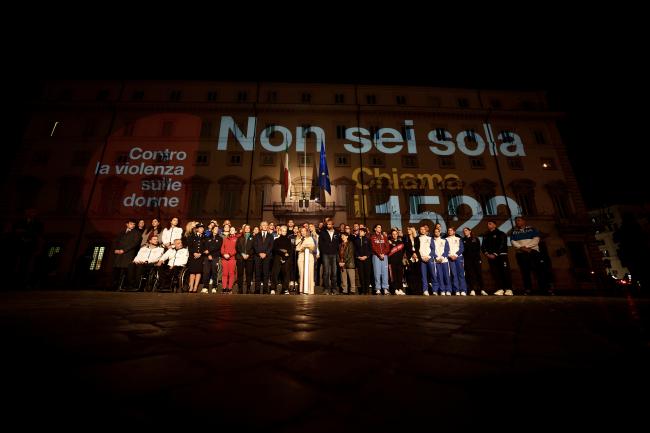 Giornata internazionale per l'eliminazione della violenza contro le donne, cerimonia di illuminazione di Palazzo Chigi