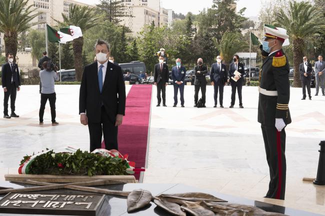 Prime Minister Draghi visits the Martyrs’ Monument in Algiers