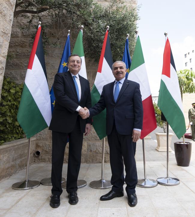 Il Presidente Draghi a Ramallah accolto dal Primo Ministro palestinese, Mohammad Shtayyeh