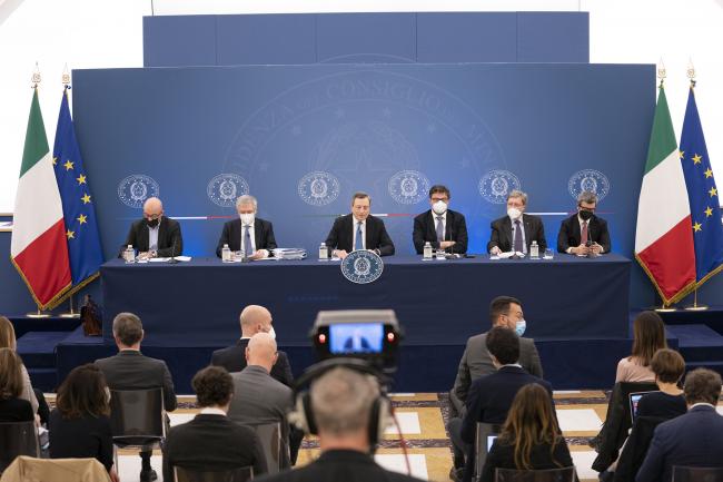 PM Draghi with Ministers Cingolani, Franco, Giorgetti, Giovannini and Orlando at the press conference