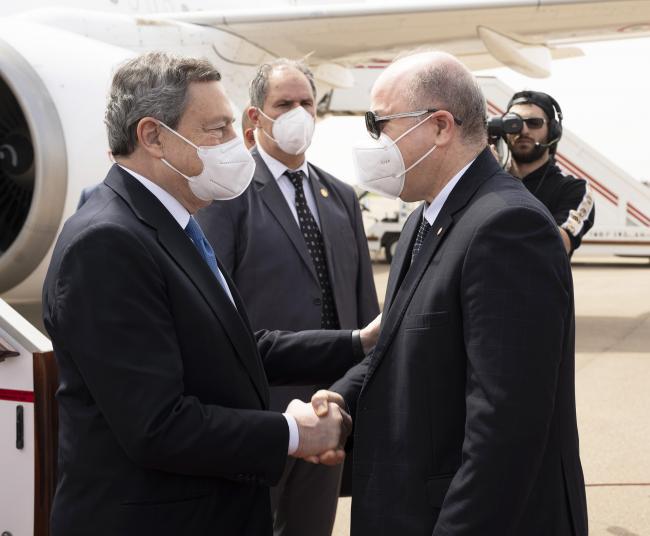 Algiers, Prime Minister Draghi welcomed by Prime Minister Aïmen Benabderrahmane