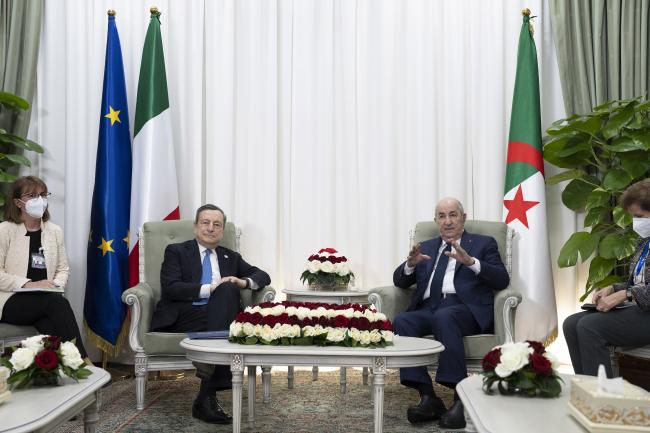 Algeri, il Presidente Draghi incontra il Presidente della Repubblica Tebboune