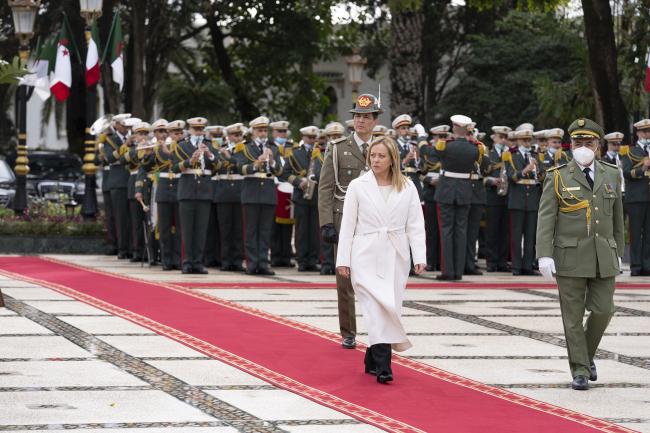 President Meloni receives military honours at the ‘El Mouradia’ Presidential Palace