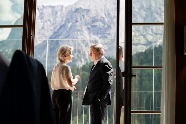 Il Presidente Draghi con la Presidente della Commissione Ue von der Leyen al Vertice G7