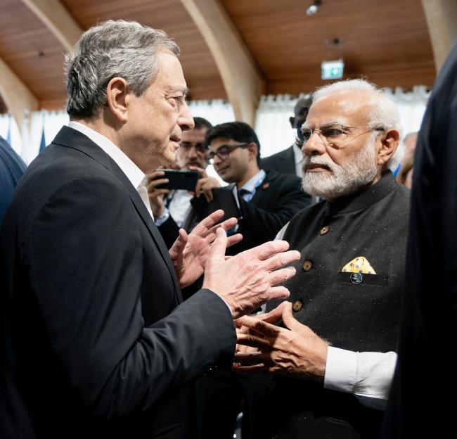 Il Presidente Draghi e il Primo Ministro dell'India Narendra Modi alla seconda giornata del Vertice G7