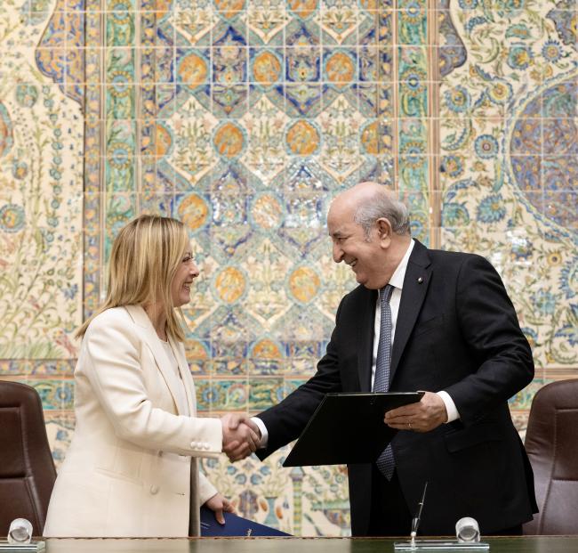 Cerimonia di firma di accordi tra Italia e Algeria