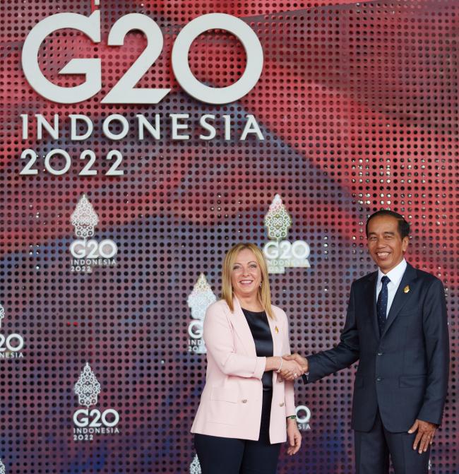 Il Presidente Giorgia Meloni con il Presidente della Repubblica di Indonesia Joko Widodo al Vertice G20 