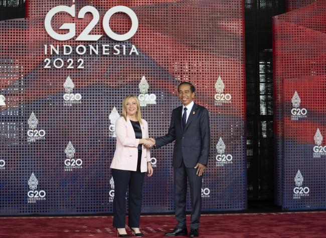 Il Presidente Giorgia Meloni con il Presidente della Repubblica di Indonesia Joko Widodo al Vertice G20 