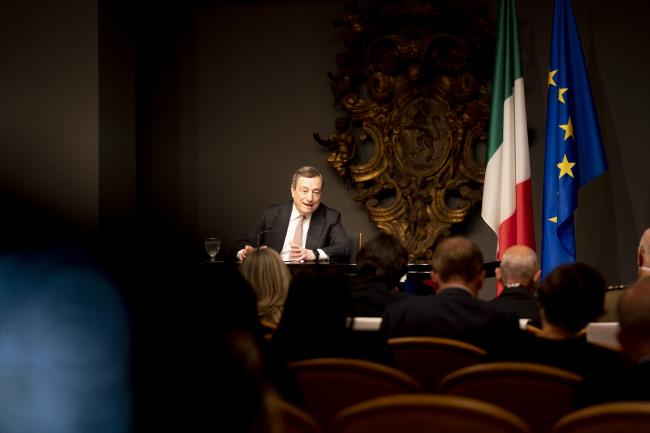 Conferenza stampa del Presidente Draghi presso l'Ambasciata d'Italia