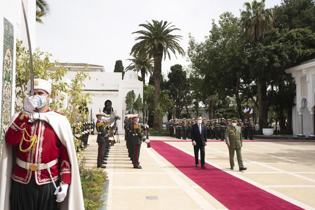 Algeri, il Presidente Draghi riceve gli onori militari al Palazzo “El Mouradia”