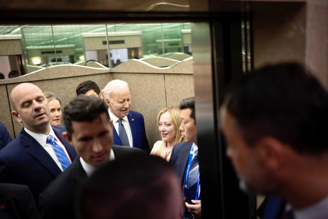 Il Presidente Meloni con il Presidente Biden al Vertice G7