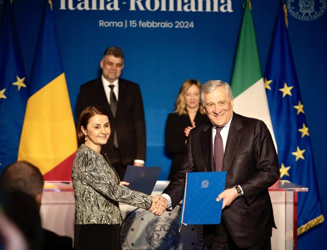 Signing ceremony at the Italy-Romania Intergovernmental Summit
