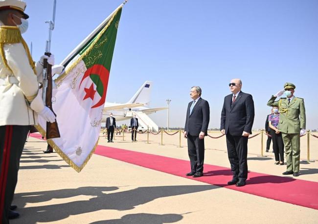 PM Draghi is welcomed to Algiers by Prime Minister Aïmen Benabderrahmane